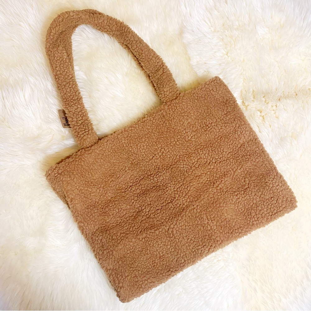 NWT Victoria’s Secret PINK Cozy Plush Tote Bag - Picture 2 of 11